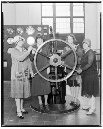Long Beach Steam Station, Plant #2 - Girls at L.B.S.P