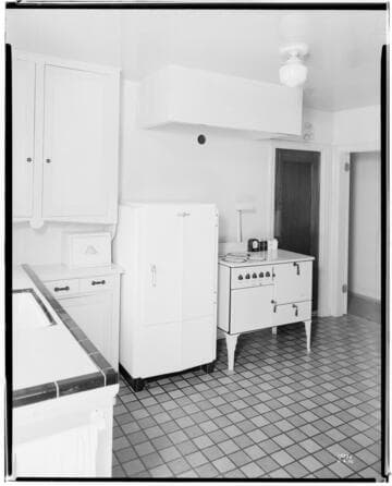 H2.3 - Home Kitchen - All Electric Home of Mrs. Dennison