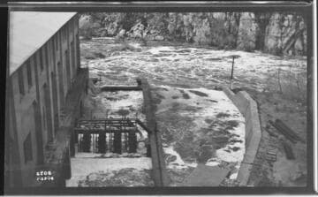 Kern River No. 1 - Kern River at high water