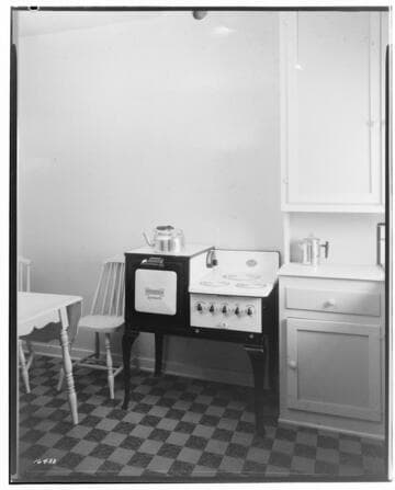 H2.3 - Home Kitchen - Elden Arms Apartments (Kitchen) Hughes Automatic range