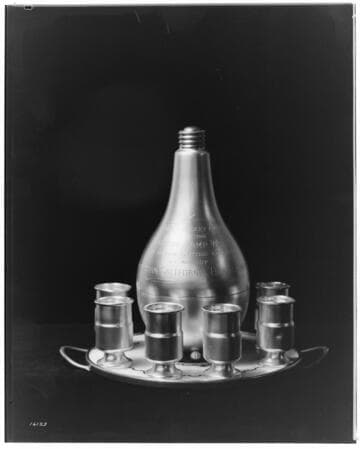 D2.2 - Displays, Trophies - Decanter & Cups