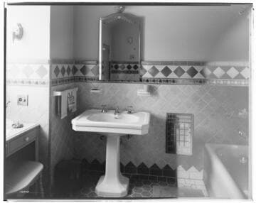 H2.4 - Home Bath - Air heaters in home of Vernon Brown