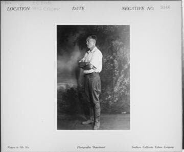 P1.2 - Portraits, misc. - R. C. Booth