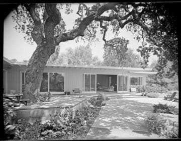 Thomas Church gardens for Joseph E. Howland: Stern, Carl W., residence