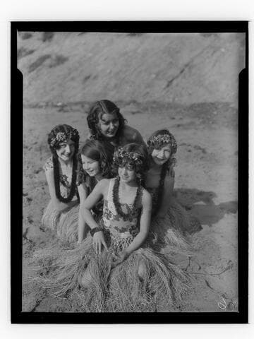 Castle Rock hula dancers, Santa Monica