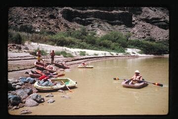 Boats at head of Kwagunt Rapids