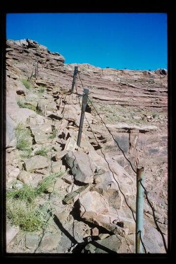 Trail into Horsethief Canyon