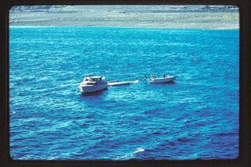 Towing capsized hydro; Lake Mead, Gold Cup Races