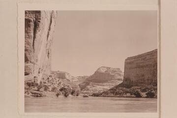 The Echo wall of Steamboat Rock; mouth of Yampa River on right