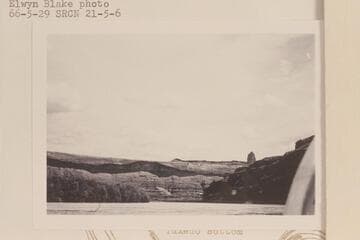 Cornice of the White Rim at Mile 21.5