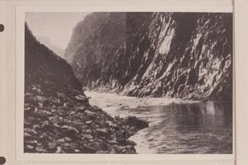 Grapevine Rapid.  Bright Angel gauge:  19,400 cfs