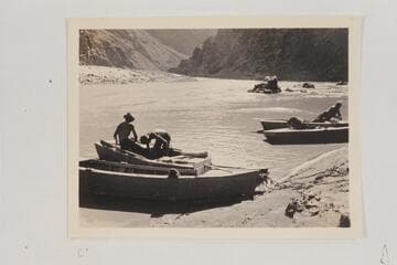 Dusty Dozen skiffs and crew preparing departure from Pipe Creek