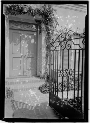 [Unidentified residence]