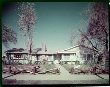 Northridge Plaza [model houses]