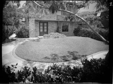 Landscaping in Dallas for Joseph E. Howland: [Unidentified residence]