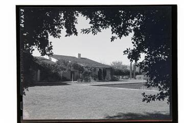 [Unidentified residence]