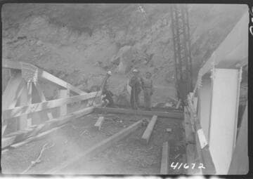 Big Creek Powerhouse #4 - Italian Bar Bridge construction - rigging and blocking on top (typical both sides