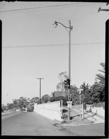 Streetlight at Myrtle, Alternate Hwy. 101. with 2 variants