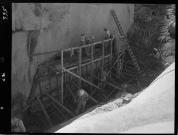 Big Creek - Mammoth Pool - Forming dental concrete in bottom of cutoff trench