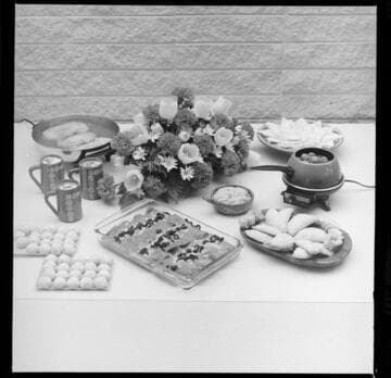 Food presentations prepared with electric cookery