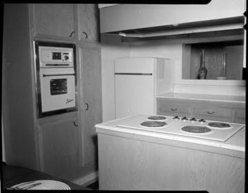 The Eden Roc Apartment Motel