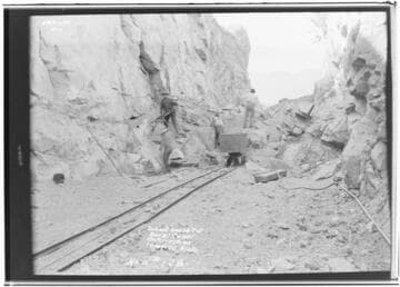 Borel : Canal in School House