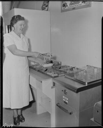 Lee's hamburger stand