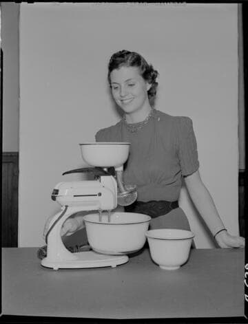 La Nelle Smith with Universal mixer