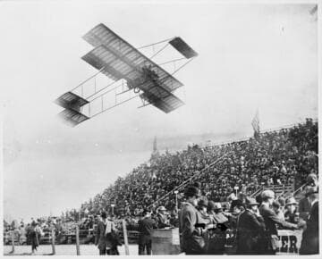 Paulham making record flight at Dominguez Field, 1910