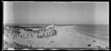 Cabrillo Beach with view of the bath house, San Pedro, Los Angeles. April 8, 1934