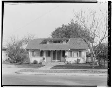 Front view of one story house, 146 North Hill, Pasadena. 1925